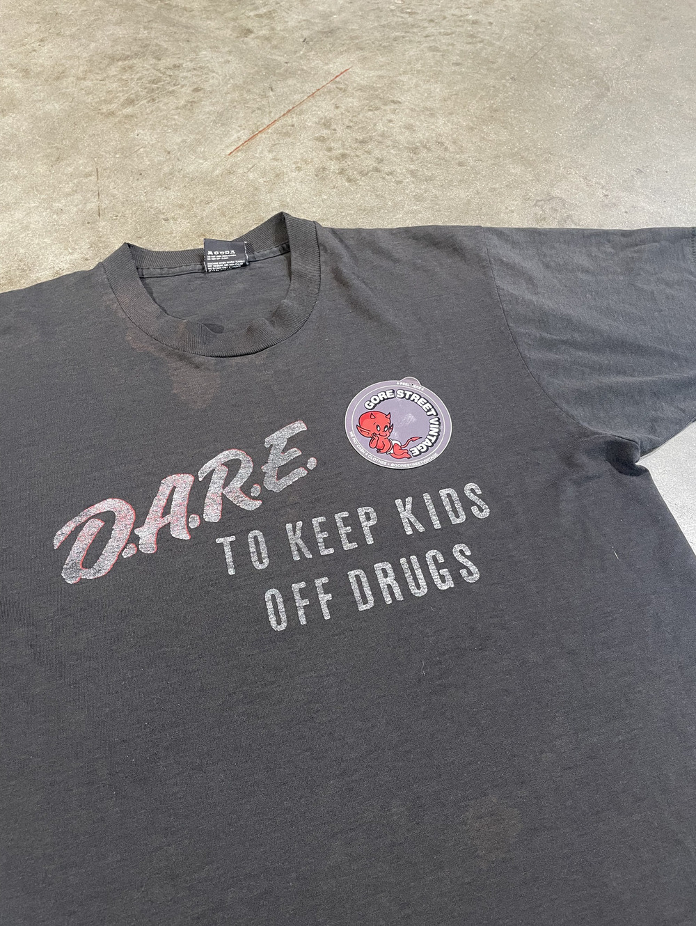 Vintage 90s Thrashed Faded DARE distressed Tee L 20x27